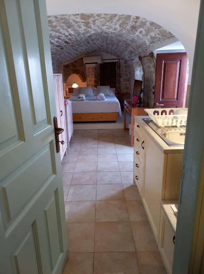 Villa Amalia Chalki Town Dış mekan fotoğraf