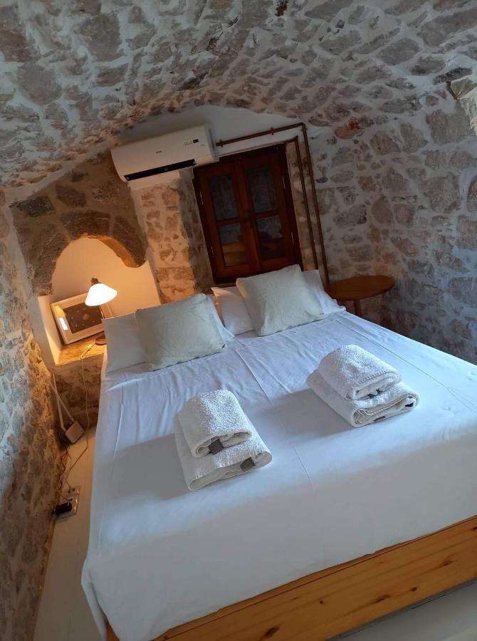 Villa Amalia Chalki Town Dış mekan fotoğraf